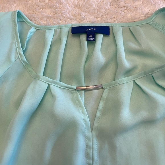 Apt 9 Light Weight 1/4 Sleeve Blouse - Picture 4 of 8